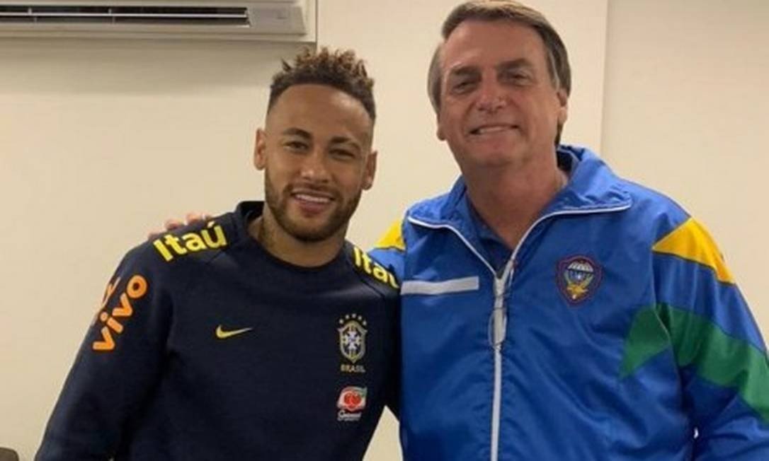 Bolsonaro concede medalha a Neymar | Lauro Jardim - O Globo